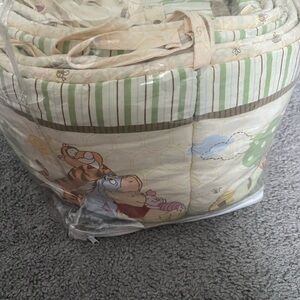 EUC Winnie the Pooh crib/ toddler size Bedding